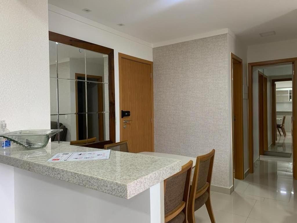 EC1003 - Apartamento com varanda e belíssima vista Goiânia Exterior foto